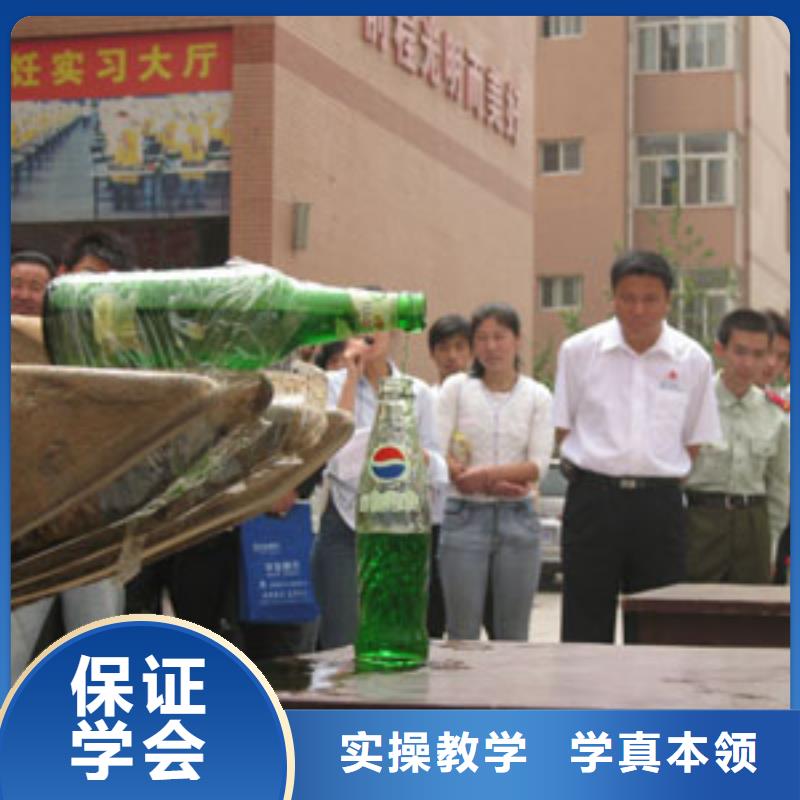 挖掘机培训——挖掘机学校学费