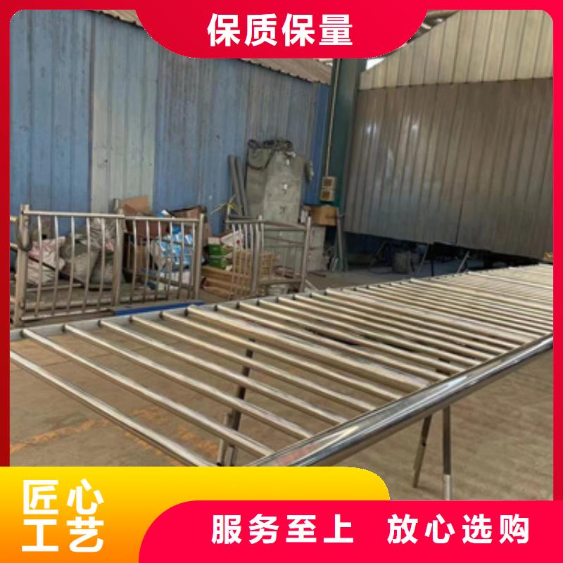 常年供应灯光防撞护栏-热销