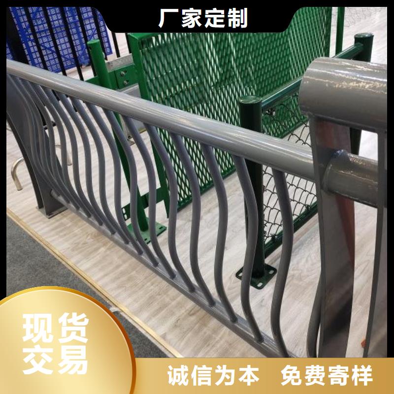 灯光护栏镀锌喷塑钢板立柱工艺成熟